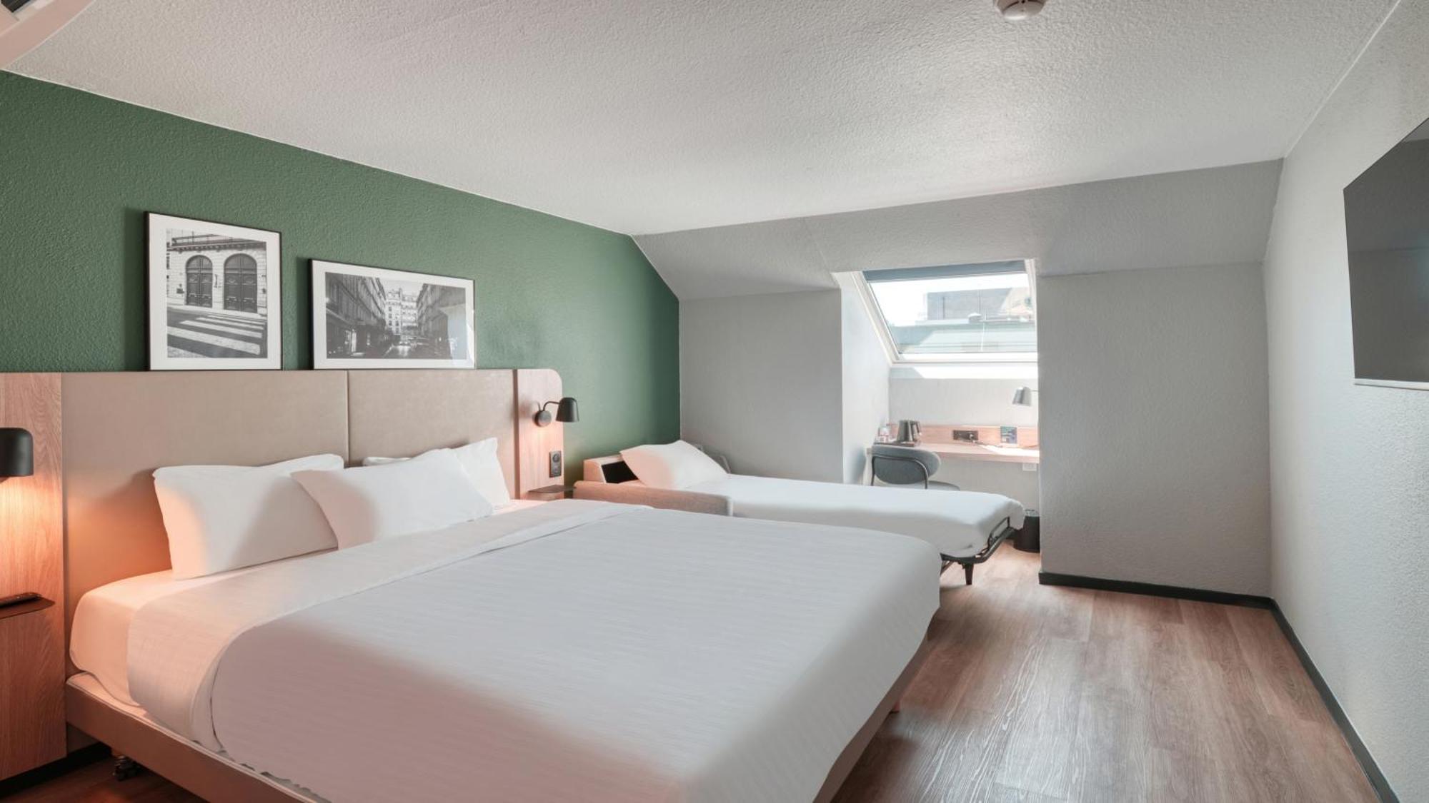 Campanile 3* Dreux
